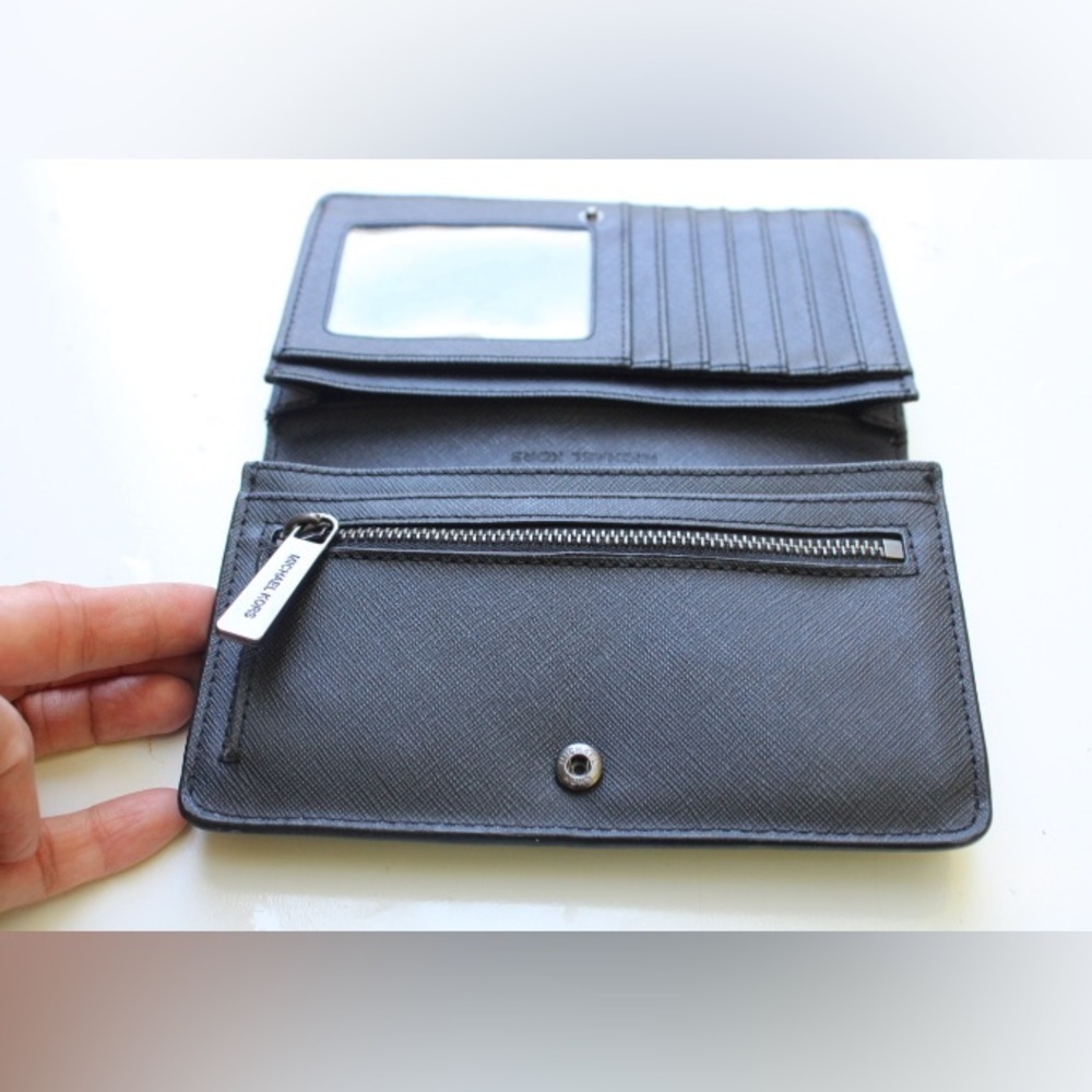 Michael Kors jet set wallet - Picture 5 of 10